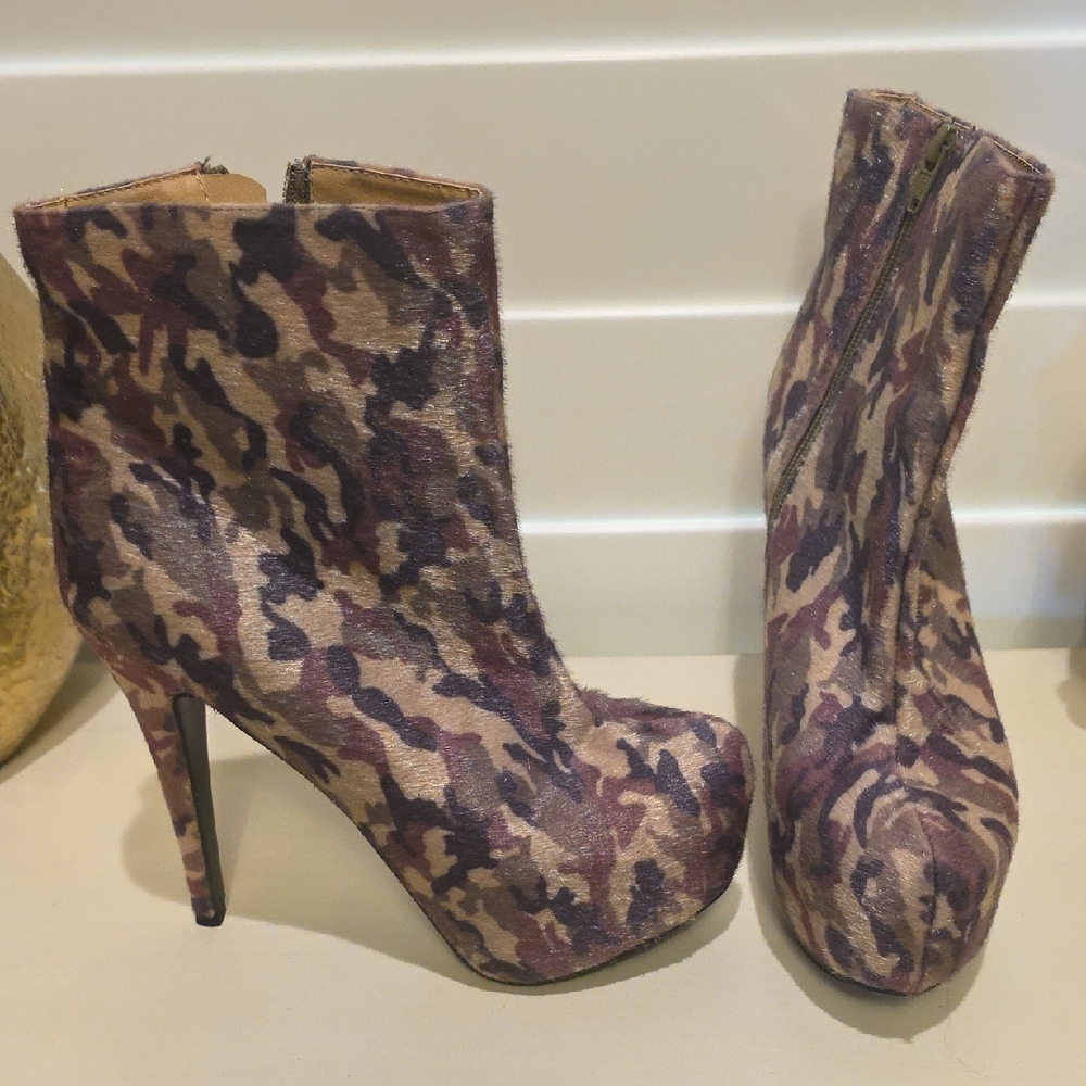 New Elegant Camouflage Heeled Boots